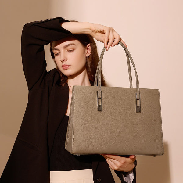 Bolsos estrictamente seleccionados, modelos de madre, nuevos bolsos de boda rojos atmosféricos para suegra, bolsos de mujer de cuero genuino, bolsos de otoño e invierno.