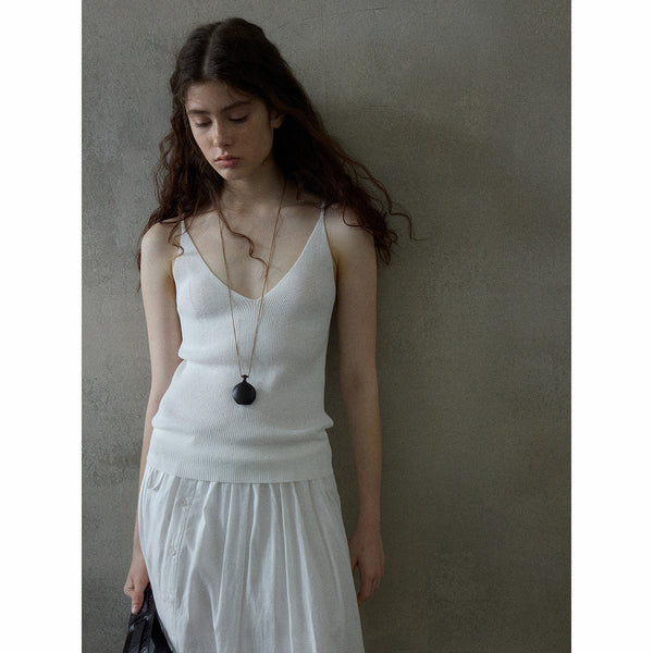 Chaleco de tirantes con cuello en V minimalista de temperamento, nuevo top de punto elástico ajustado para primavera y verano M8656 