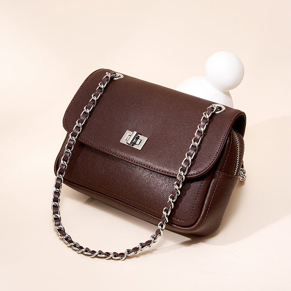 Chain underarm bag, high-end small bag  new messenger small square bag, popular bag this year, single shoulder messenger bag.