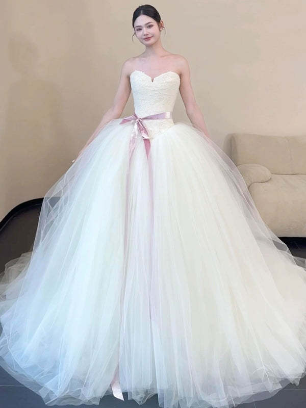 Travel photography light wedding dress white  niche engagement dress tube top bride toasting morning robe birthday party evening dress women