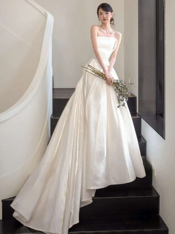 Travel photography light wedding dress bride 2025 new high-end light luxury toast white satin tube top  evening dress skirt women